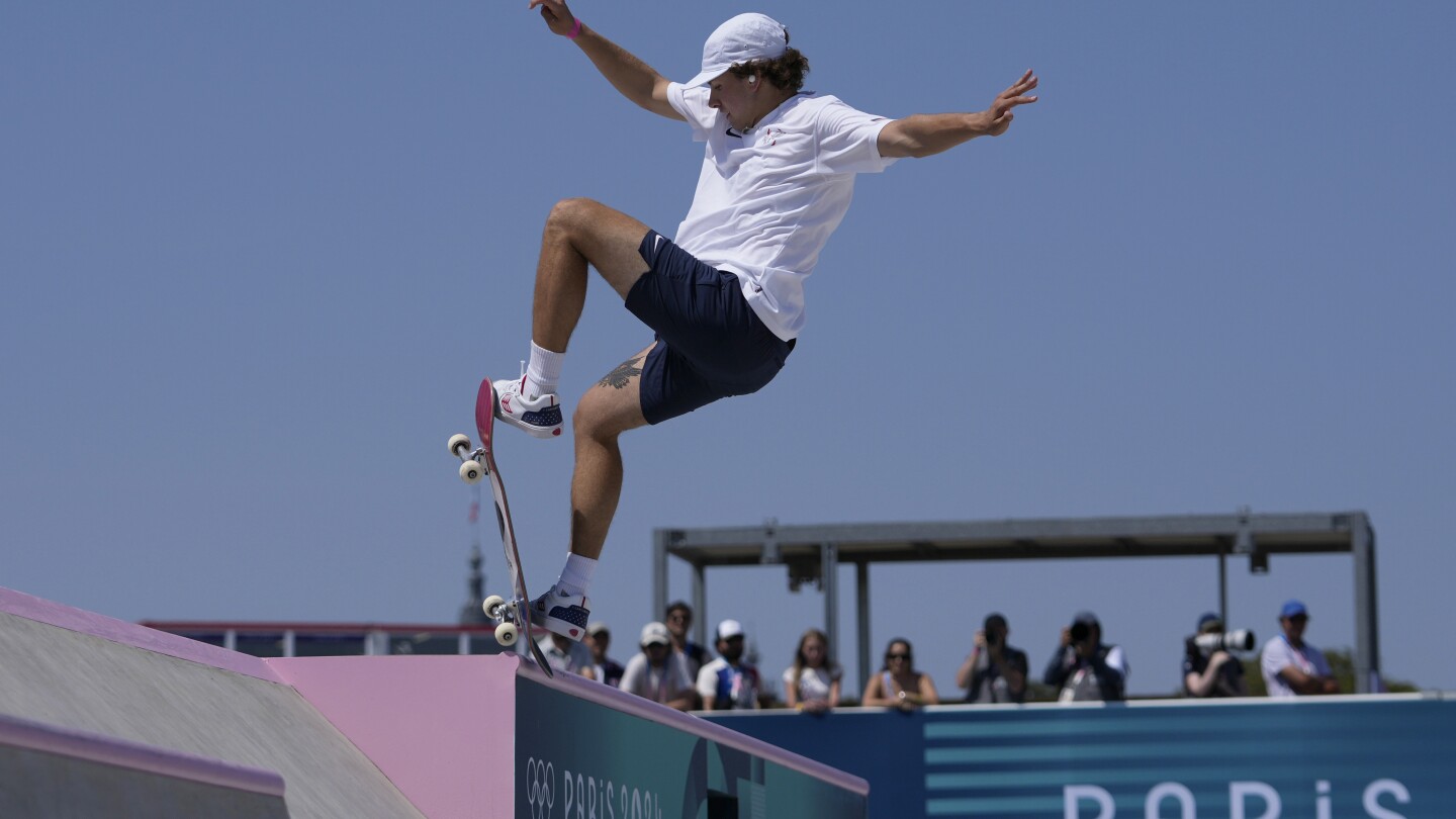 Americans Eaton and Huston top qualifying in men’s street skateboarding at the Paris Olympics