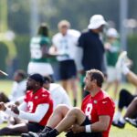 A fired-up Aaron Rodgers gets angry after being stepped on and Jets’ offense is sloppy at practice