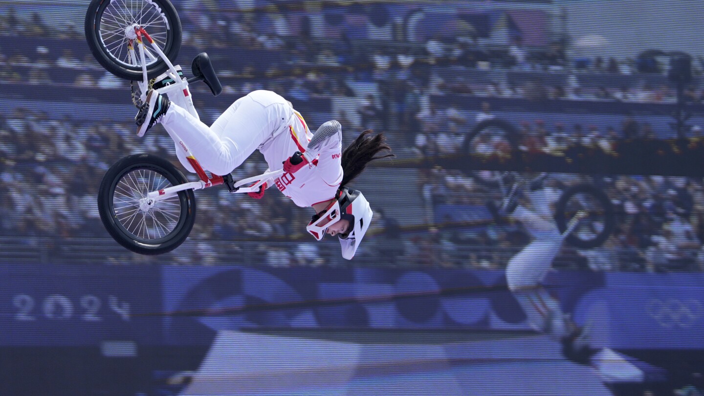 Deng Yawen of China wins freestyle BMX gold, 5-time world champ Hannah Roberts of US crashes out