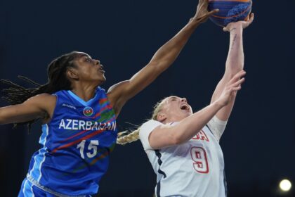 Defending champion U.S. women fall to 0-2 in 3×3 basketball pool play with 20-17 loss to Azerbaijan