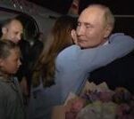 Russian prisoners arrive in Moscow following swap