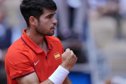 Carlos Alcaraz reaches the Olympics men’s tennis singles final by beating Felix Auger-Aliassime