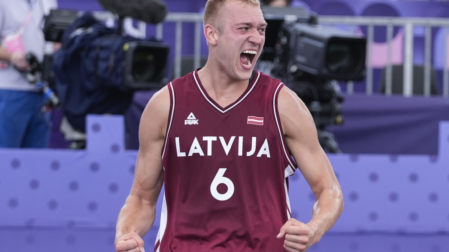 Barry’s big game helps U.S. beat France for 1st win in men’s 3×3 basketball pool play at Paris Games