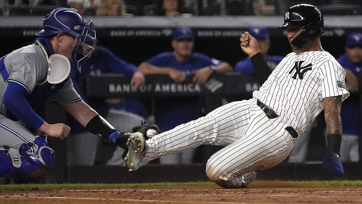 Gleyber Torres pulled by Aaron Boone for lack of hustle in Yankees’ 8-5 loss to Blue Jays