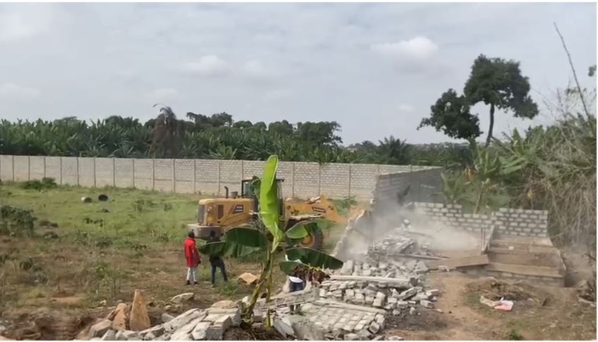 Accra: REGSEC demolishes unauthorised structures in Dodowa forest