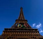 Man arrested for climbing Eiffel Tower