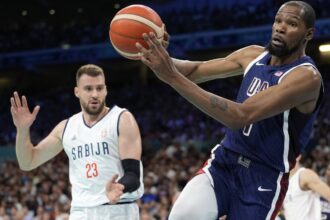 Kevin Durant returns to US lineup, scores 23 points on near-perfect shooting to lead win over Serbia