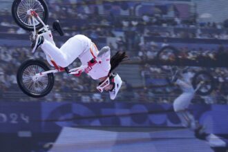 Deng Yawen of China wins freestyle BMX gold, 5-time world champ Hannah Roberts of US crashes out