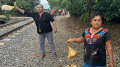 The Mexican women aiding migrants on their perilous journey to the US