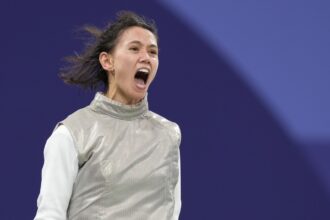 Lee Kiefer and Lauren Scruggs help ensure at least a silver medal for the US in team fencing