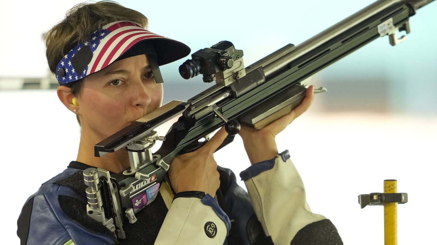 US shooter Sagen Maddalena breaks an Olympic record in qualification. Ukraine gets a silver medal