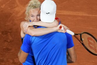 Olympics tennis: Siniakova and Machac, who recently broke up, win mixed doubles gold for the Czechs