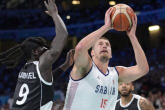 Serbia pushed, but holds off South Sudan 96-85 to earn quarterfinals berth; Greece also advances