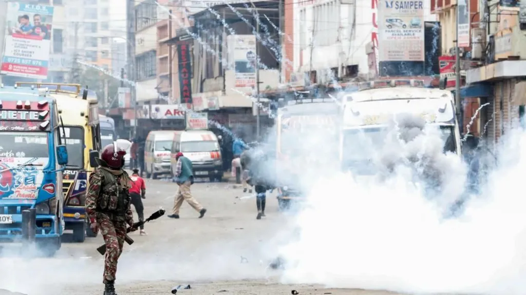 Kenya police tear-gas protesters as cabinet sworn in