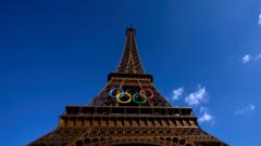 Man arrested for climbing Eiffel Tower