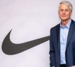 Nike boss steps down as company veteran returns